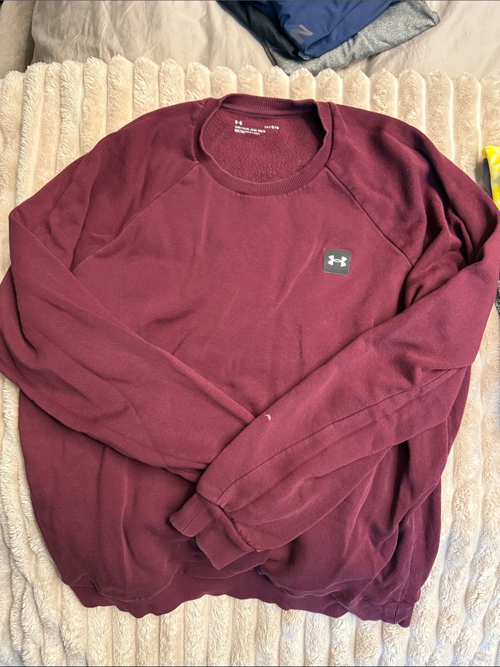Under Armour Men’s Burgundy Crewneck Sweatshirt
